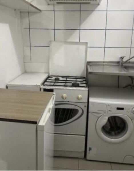 Titan, Postavarul, bl. 1 Decembrie,